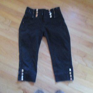new without tags ene 2 black capri unique  sz 12 but a small version of a 12